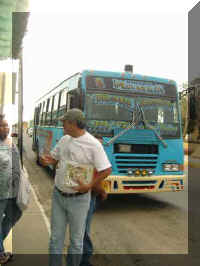 090_Bus.jpg (14415 Byte)